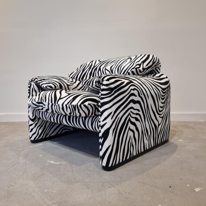 Een zetel met zebra print